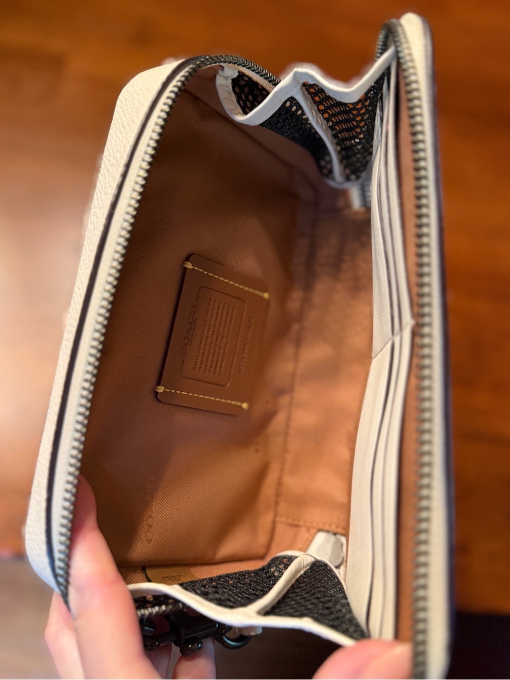 Coach Retro Cream Pebbled Leather Crossbody with Coin Pouch Brown Guitar Strap - Picture 5 of 9